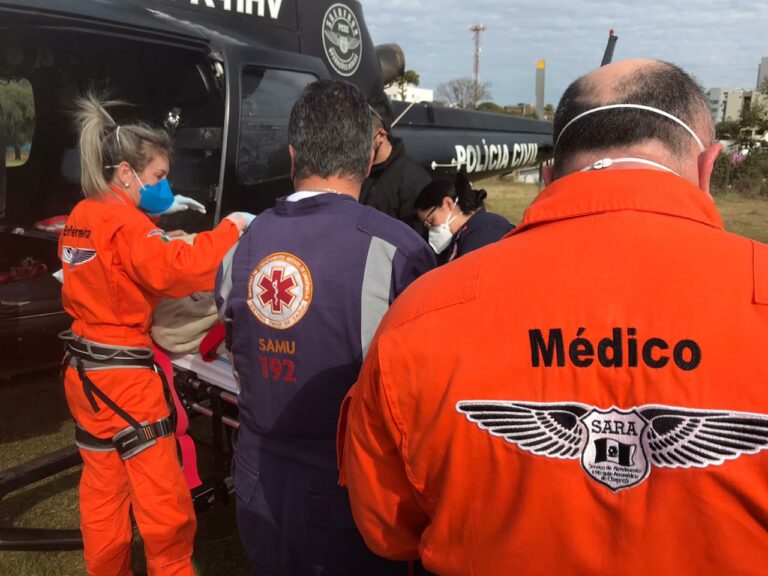 Idoso com infarto agudo do miocárdio e homem ferido em acidente são atendidos pelo serviço aeromédico de Chapecó, SC