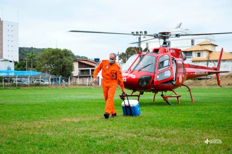 No dia do bombeiro, Grupamento de Operações Aéreas do RJ transporta coração e fígado para transplante