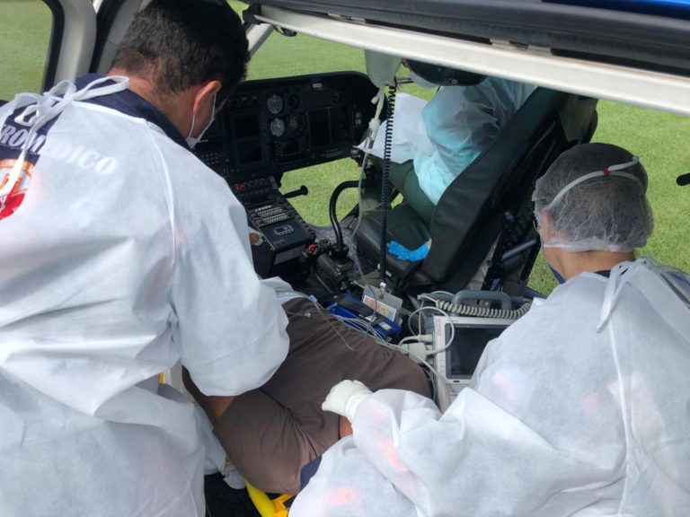 Serviço aeromédico capixaba transporta paciente de Santa Teresa para Hospital Central em Vitória, ES