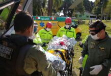 Equipes de resgate socorrem vítimas de acidente de trânsito na região de Quitandinha e Bocaiúva do Sul, PR