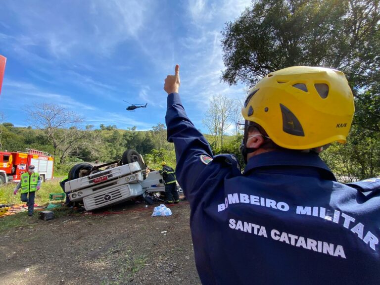 Equipes de resgate são acionadas para socorrer vítimas em dois acidentes na BR-282, SC