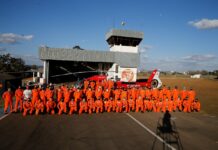 Corpo de Bombeiros do DF realiza cerimônia em celebração da vida dos tripulantes do Resgate 02