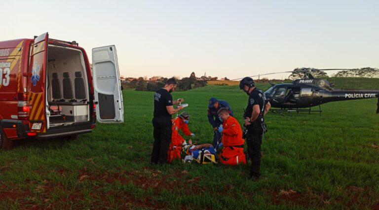 Equipe do SAER-FRON da Polícia Civil resgata homem ferido em queda de cachoeira em São José do Cedro, SC