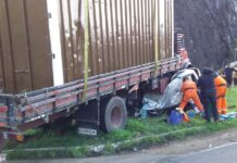 Vítimas de grave acidente na ERS-480 são socorridas por equipes de resgate em Goio-Ên, divisa de SC com RS