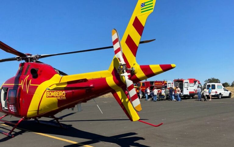 Criança picada por cobra é levada de helicóptero ao Hospital de Doenças Tropicais, em Goiânia