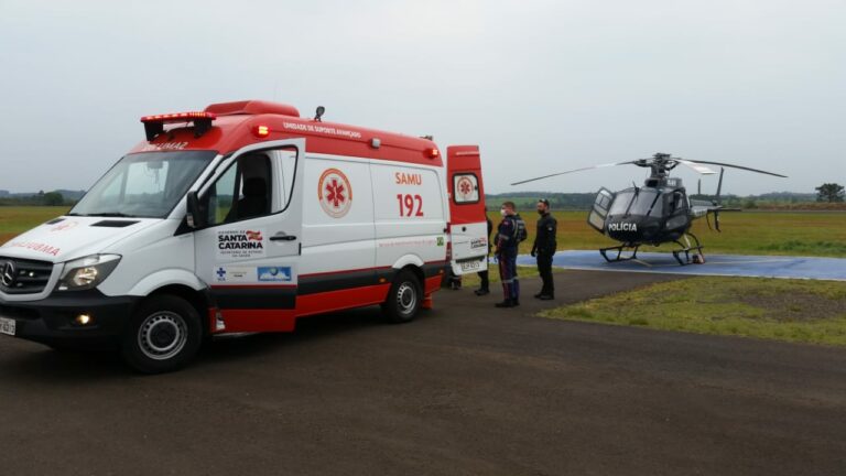 Duas vítimas de infarto agudo no miocárdio são levadas de helicóptero de Chapecó para Xanxerê, SC