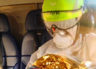 Mulher grávida e com COVID-19 dá à luz durante transporte aeromédico de Lampedusa para Palermo