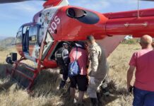 Bombeiros do Distrito Federal e SAMU resgatam vítima de queda de asa delta no Vale do Paranã, GO