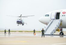 Simulado mobiliza 800 pessoas, um avião A330, 3 helicópteros e 100 ambulâncias no Aeroporto Internacional de Pudong, em Xangai