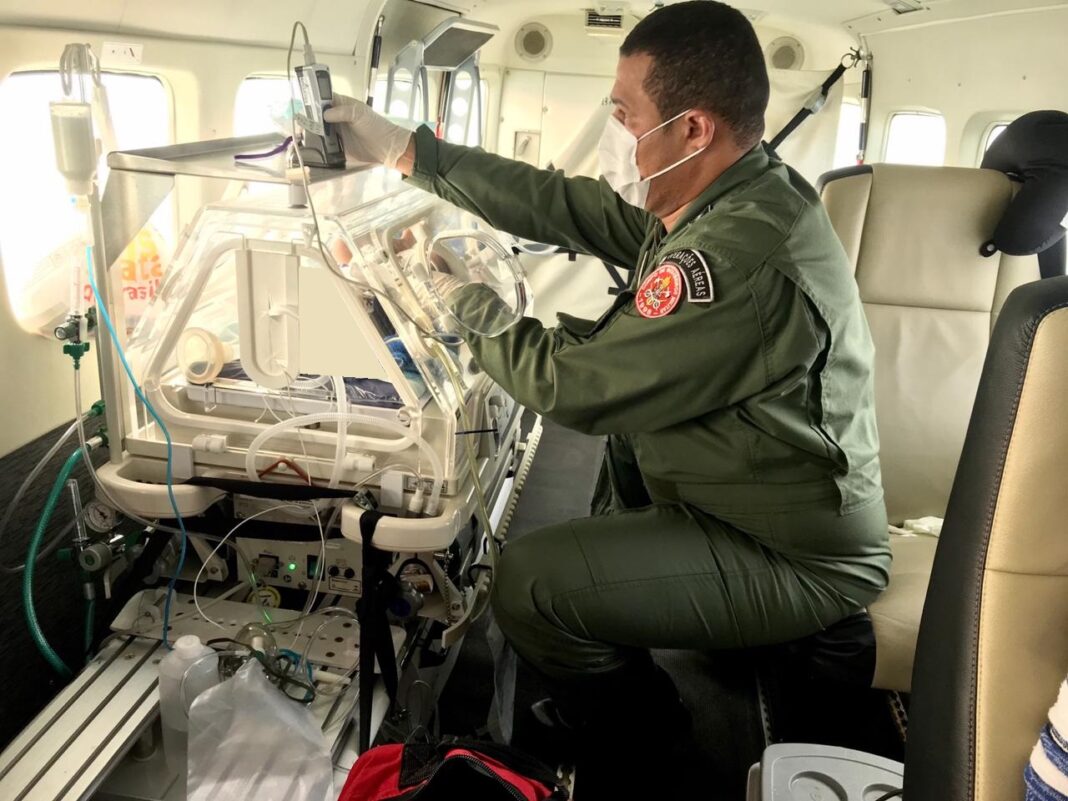 Bebê é levado em avião do Corpo de Bombeiros de Rondônia para realizar cirurgia cardíaca em Porto Alegre, RS