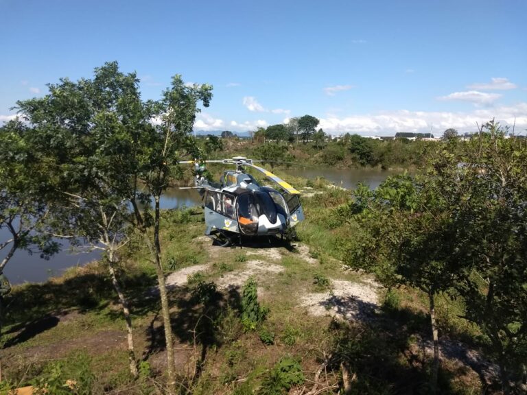 Equipes do BPMOA, bombeiros e SAMU resgataram e salvaram vidas durante o feriado no Paraná
