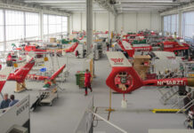 Como é feita a manutenção dos helicópteros de resgate da DRF Alemã e quem são os pilotos de testes