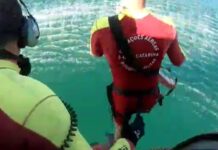 Homem arrastado pela correnteza é resgatado pela equipe do Arcanjo 01 na Praia da Guarda do Embaú, SC