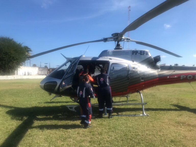 Equipes da CIOPAER e do SAMU resgatam homem que se afogou no litoral oeste do Ceará