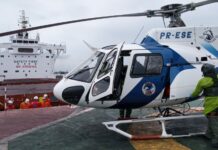 Equipe do NOTAER resgata tripulante ferido em navio liberiano ancorado a 6 milhas do litoral de Vitória, ES