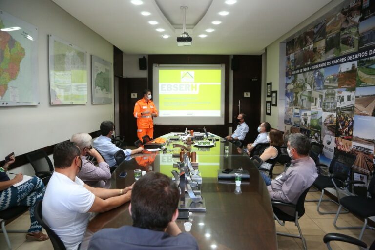 Bombeiros se reúnem com gestores municipais para viabilizar construção de heliponto em hospital de Uberaba