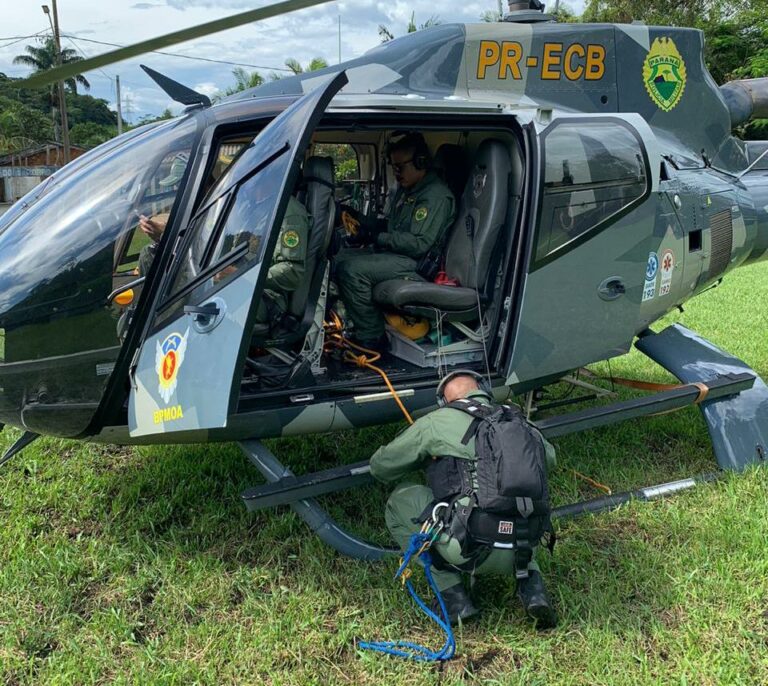 Montanhista é resgatado pelo BPMOA após sofrer queda de 15 metros no Morro Cabaraquara, Litoral do Paraná
