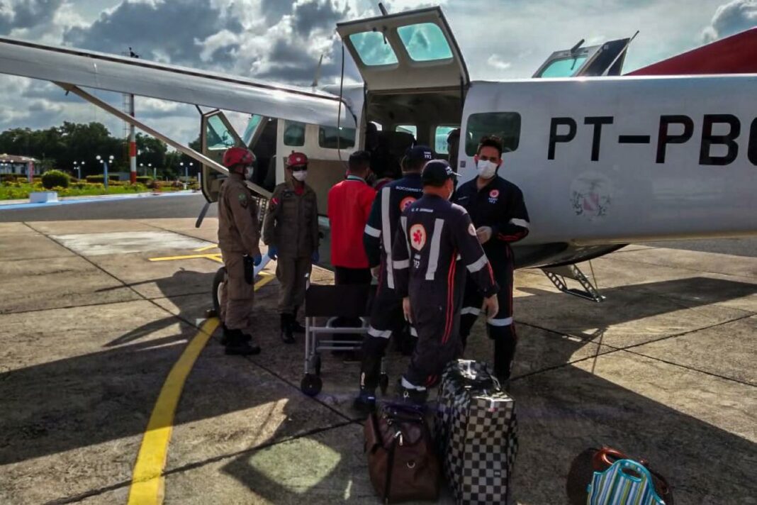 Avião Graesp realizou transporte aeromédico de paciente com obesidade mórbida de Altamira para Breves no Arquipélago de Marajó, PA. Foto: DivulgaçãoAvião Graesp realizou transporte aeromédico de paciente com obesidade mórbida de Altamira para Breves no Arquipélago de Marajó, PA. Foto: Divulgação