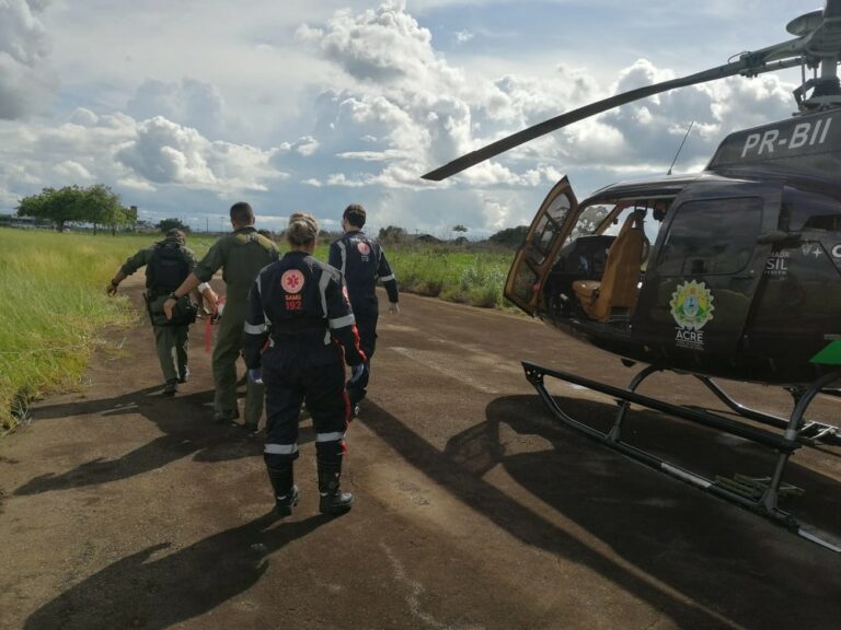 Equipes do CIOPAER e do SAMU resgatam homem pisoteado por boi em região de difícil acesso no Acre