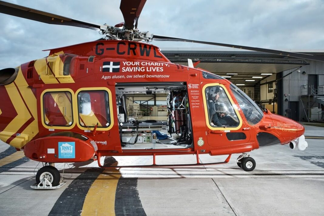 Cornwall Air Ambulance realizou 1.061 atendimentos aeromédicos em 2020 no sudoeste da Inglaterra. Foto: Divulgação.