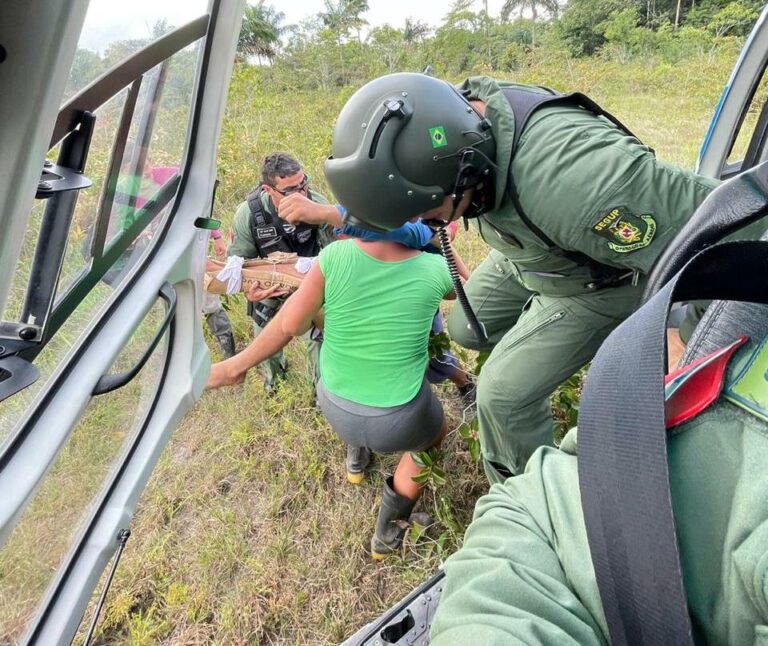GRAESP resgata homem que fraturou a perna após árvore tombar sobre ele em área rural de Ananindeua, PA
