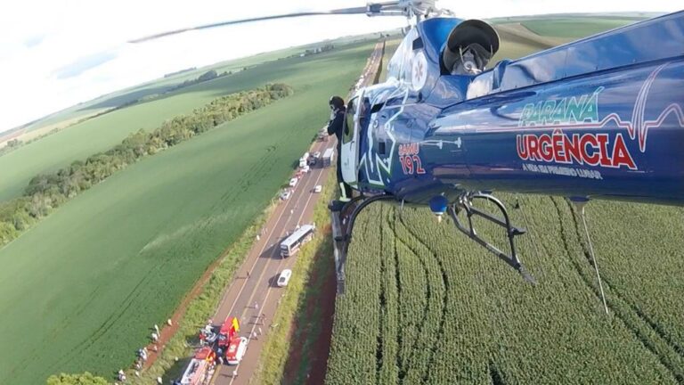 Equipes de resgate salvam vítimas de grave acidente envolvendo automóvel e ônibus na PR-487