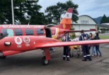 Corpo de Bombeiros e SAMU transportam gestante de Lontras para tratamento médico em Araranguá, SC