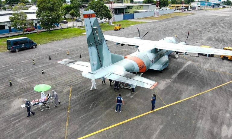 Esquadrão Pelicano da FAB realiza a transferência de mais cinco pacientes com COVID-19 no Amazonas
