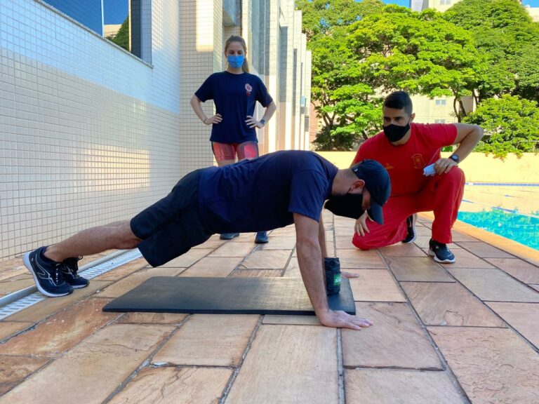 Operadores de Suporte Médico da Secretaria de Saúde do Paraná realizam testes de aptidão física