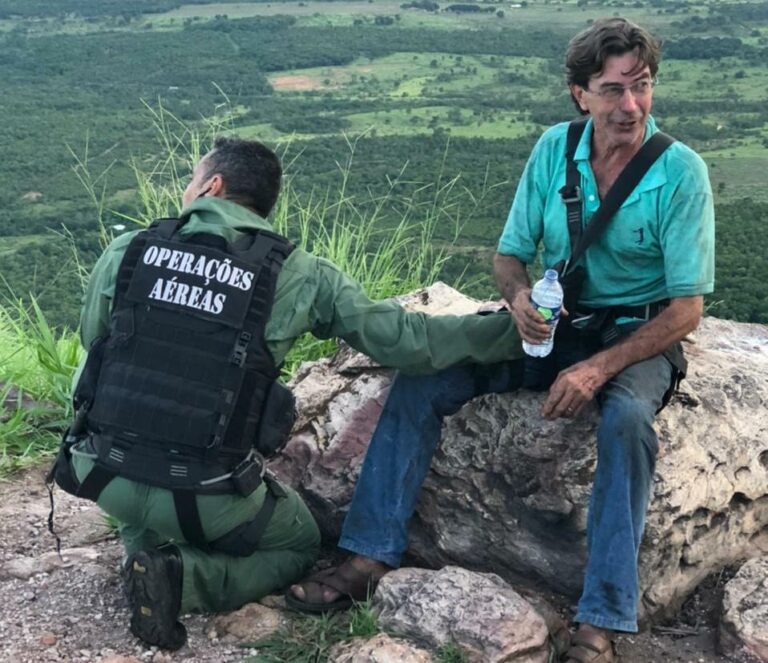 Usando técnicas de rapel e mcguire, equipe do Águia 03 salva homem no Morro de Santo Antônio, MT
