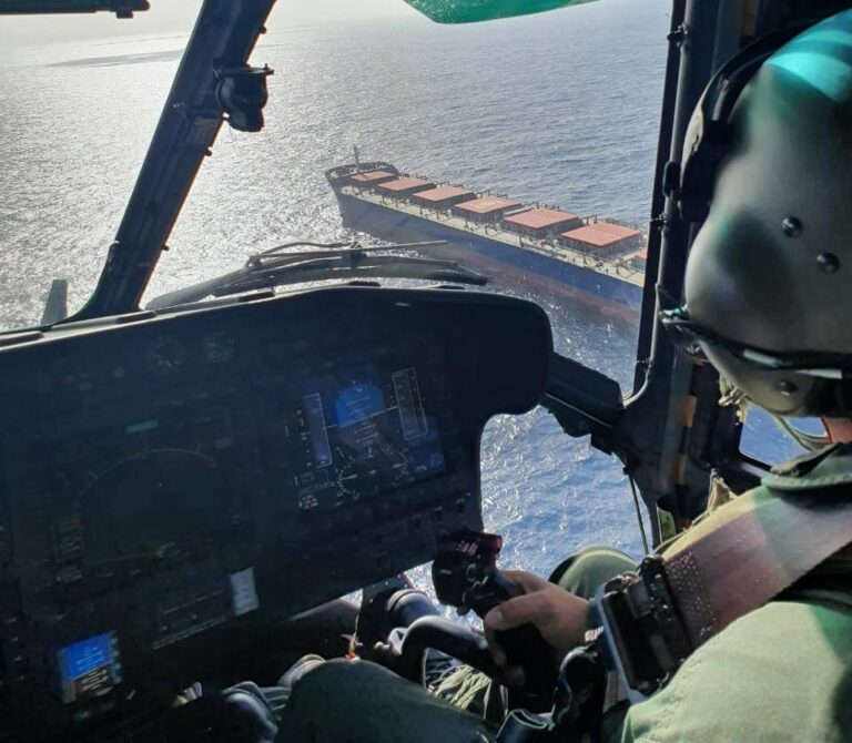 Esquadrão Falcão da Força Aérea Brasileira resgata tripulante filipino em navio maltês na costa pernambucana