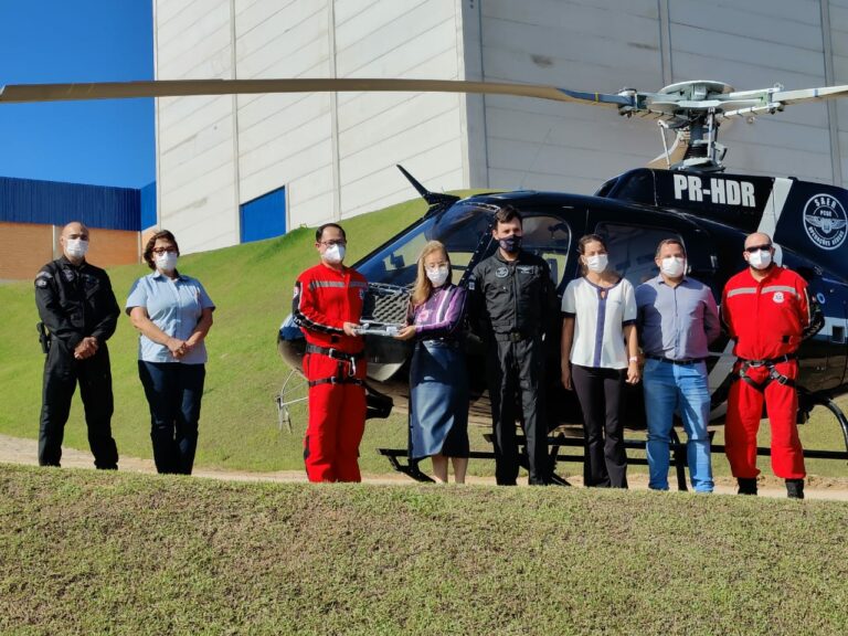 SAER e SARASUL recebem doação de um vídeo laringoscópio para uso nos atendimentos aeromédicos em SC