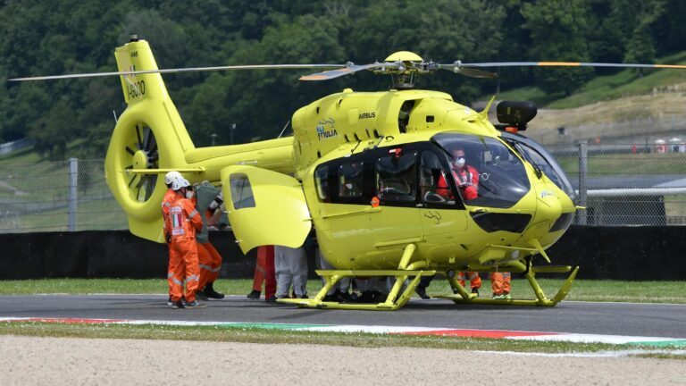 Piloto é transportado de helicóptero após grave acidente durante o Grande Prêmio da Itália de MotoGP