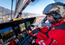 Pessoas na luta para salvar uma vida