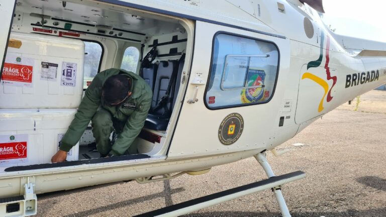 Aeronaves da Brigada Militar e da Polícia Civil transportam vacinas para o interior do Rio Grande do Sul