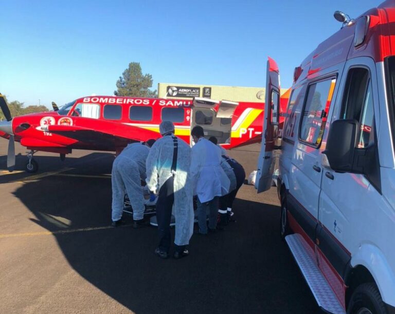 Corpo de Bombeiros e SAMU transportam gestante com COVID-19 de Videira para Florianópolis, SC