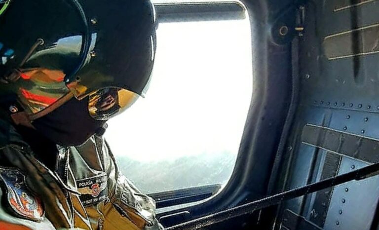 Vítima de queda em buraco é resgatada e transportada de helicóptero para PS em Cruzeiro, SP