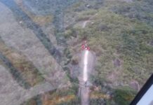 Bombeiros e equipe do BPMOA resgatam montanhista ferida no Morro do Canal, em Piraquara