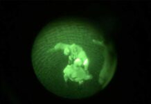 Marinha do Brasil treina resgate noturno no mar com emprego de óculos de visão noturna