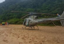 Bombeiros e equipe do SAMU resgatam banhista na Praia do Buraco, em Balneário Camboriú