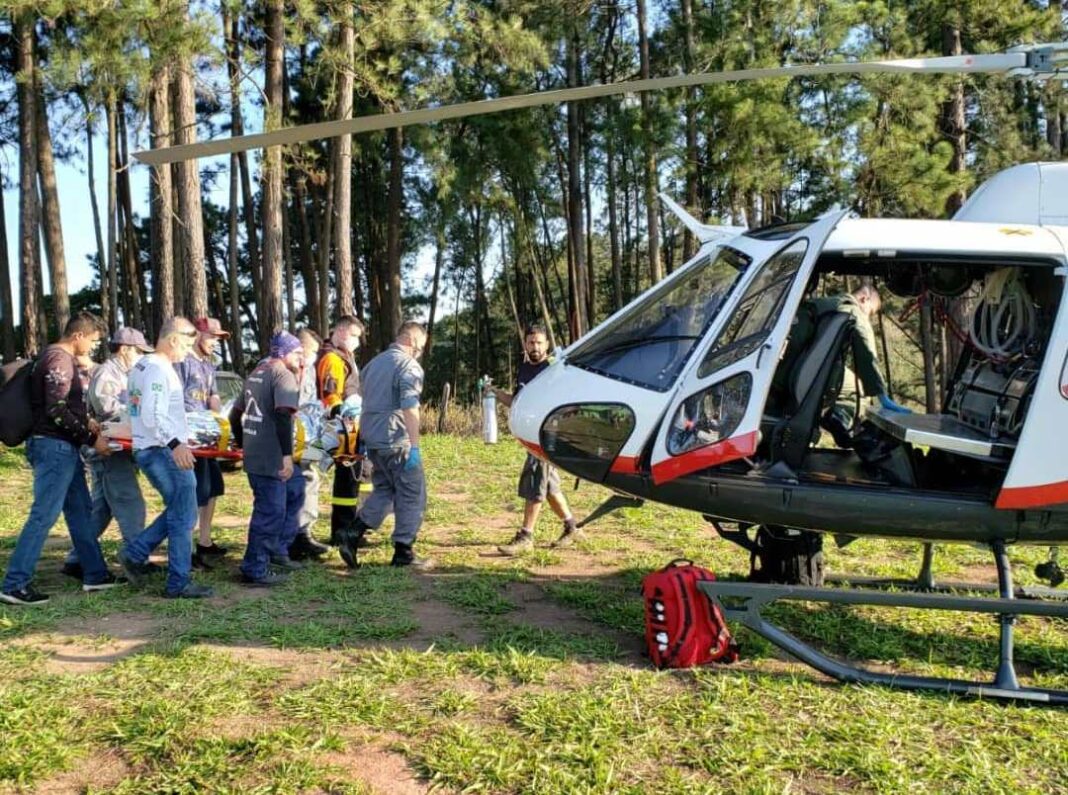 Homem fica ferido após sofrer queda de parapente na zona rural de Cachoeira Paulista, SP