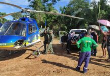 Equipes de resgate socorrem quatro vítimas de veículo que caiu de ponte em Rio Branco, AC