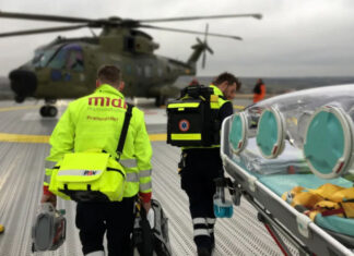 Serviço pré-hospitalar dinamarquês transporta paciente com COVID-19 em cápsula EpiShuttle