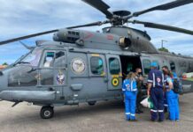 Helicópteros da Marinha são utilizados para levar ajuda aos desabrigados no sul da Bahia