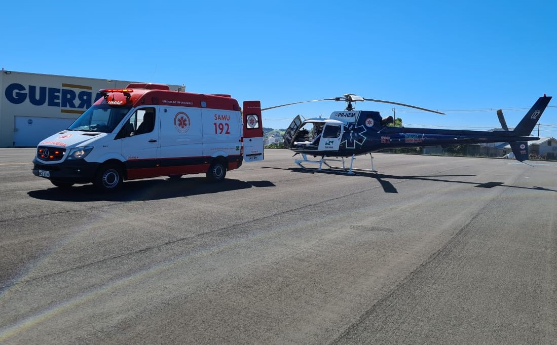 Equipe aeromédica da Base Cascavel transporta criança de Pato Branco para Hospital Universitário