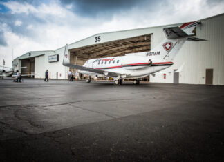 O mais longo transporte aeromédico de paciente com COVID-19 em ECMO