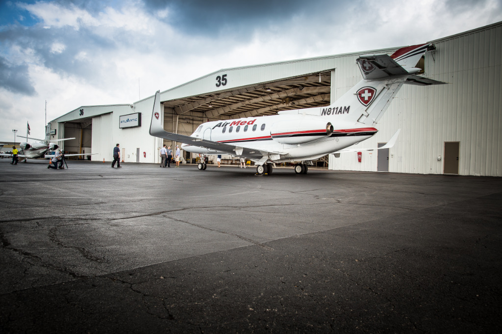 O mais longo transporte aeromédico de paciente com COVID-19 em ECMO
