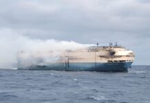 Força Aérea Portuguesa resgata 22 tripulantes em navio mercante após incêndio a bordo