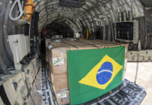 Avião da FAB decola para repatriar brasileiros na Polônia e transportar donativos