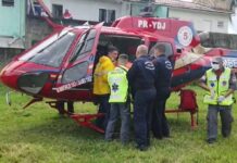 Vítima de acidente de trânsito é resgatada por equipe aeromédica do Arcanjo 05, em Florianópolis